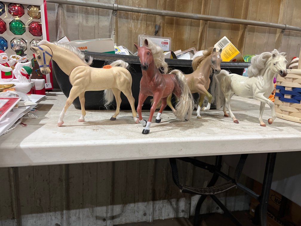LOT OF TOY HORSES