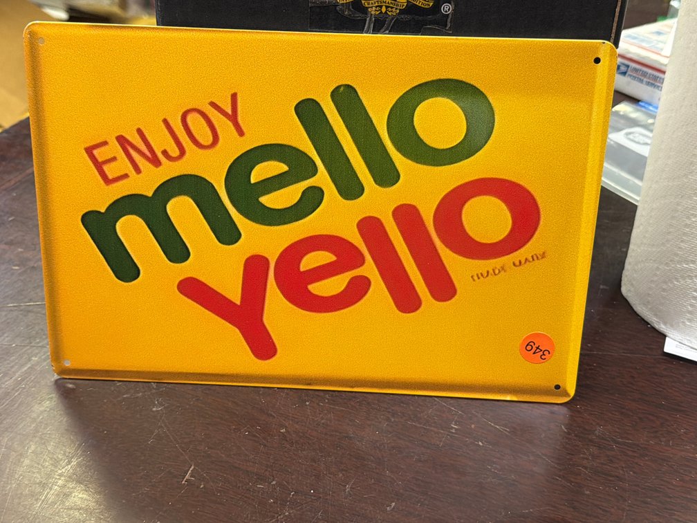 MELLO YELLO SIGN