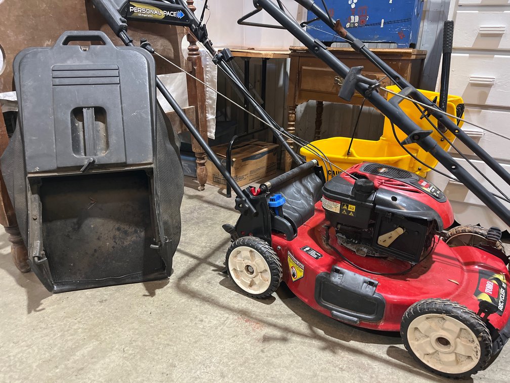 TORO SELF-PROPELLED MOWER WITH BAGGER