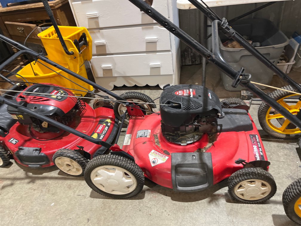 BRIGGS AND STRATTON SELF PROPELLED MOWER