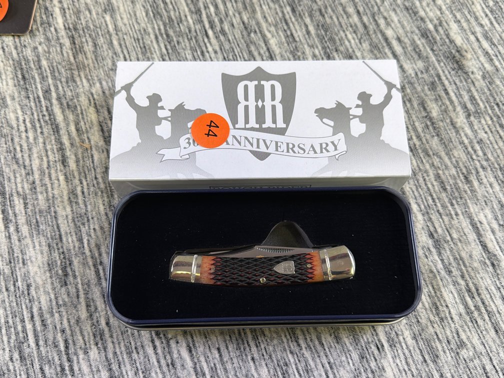 ROUGH RIDER 30TH ANNIVERSARY KNIFE