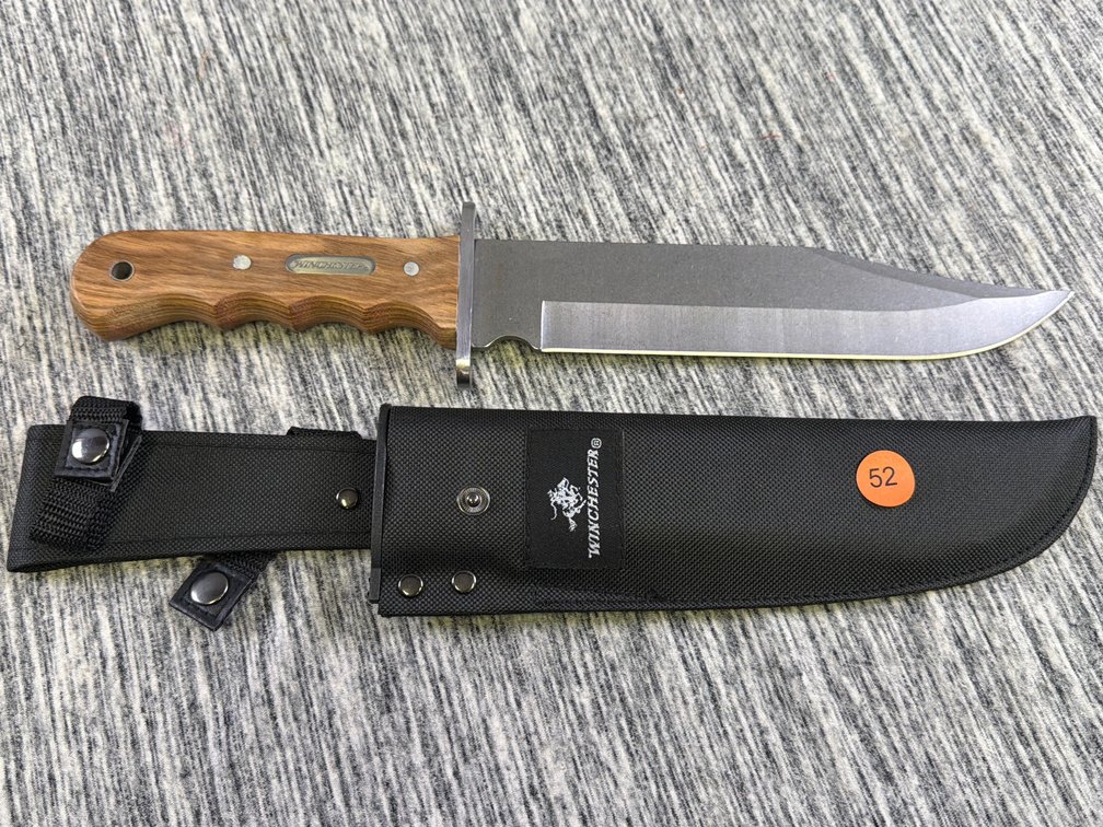 WINCHESTER KNIFE & SHEATH
