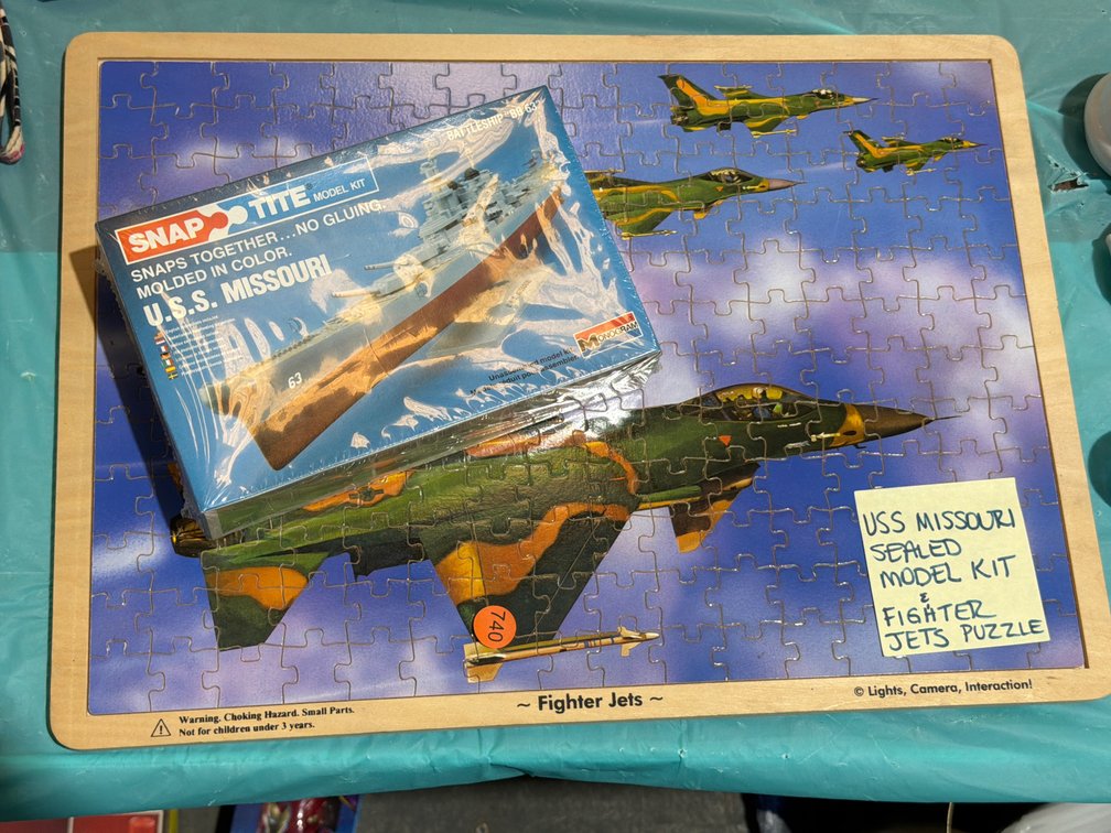ISS MISSOURI SEALED MODEL KIT AND FIGHTER JETS PUZZLE