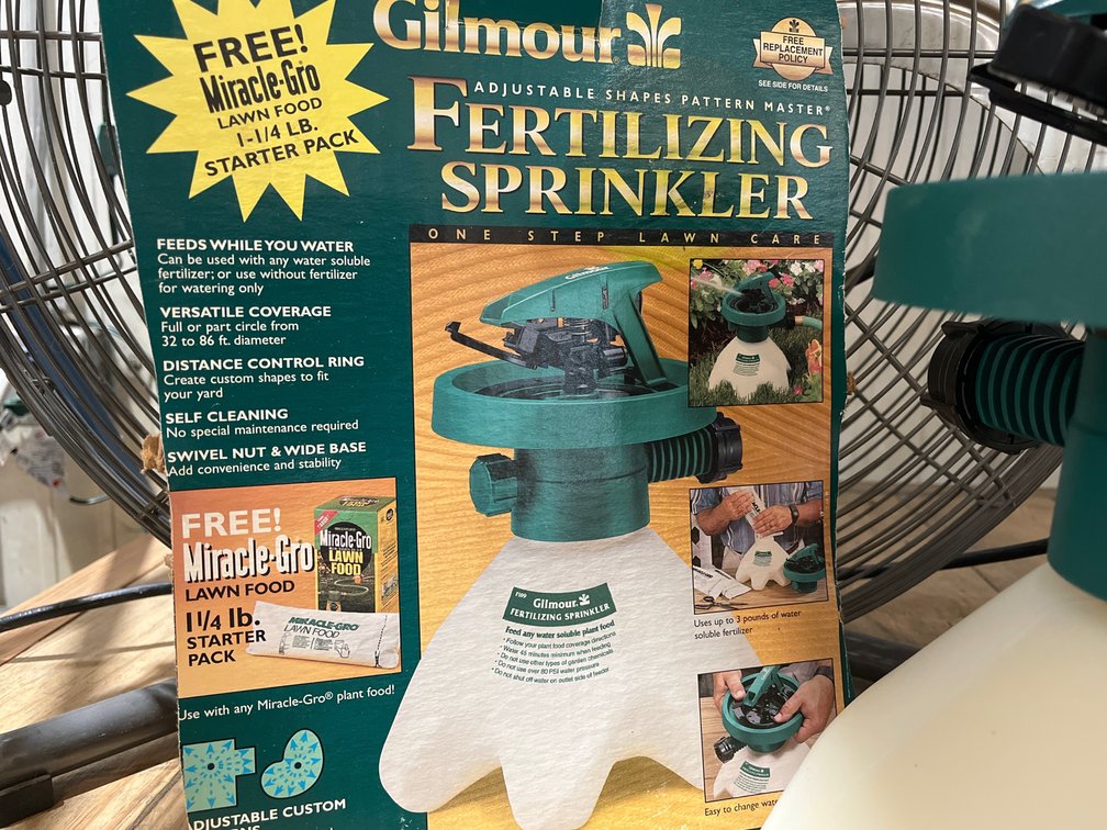 FERTILIZING SPRINKLER
