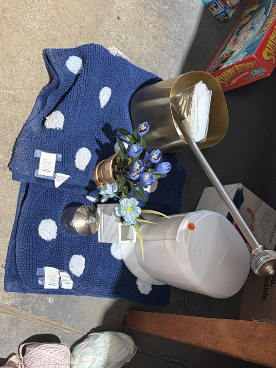 BATHROOM DECOR LOT