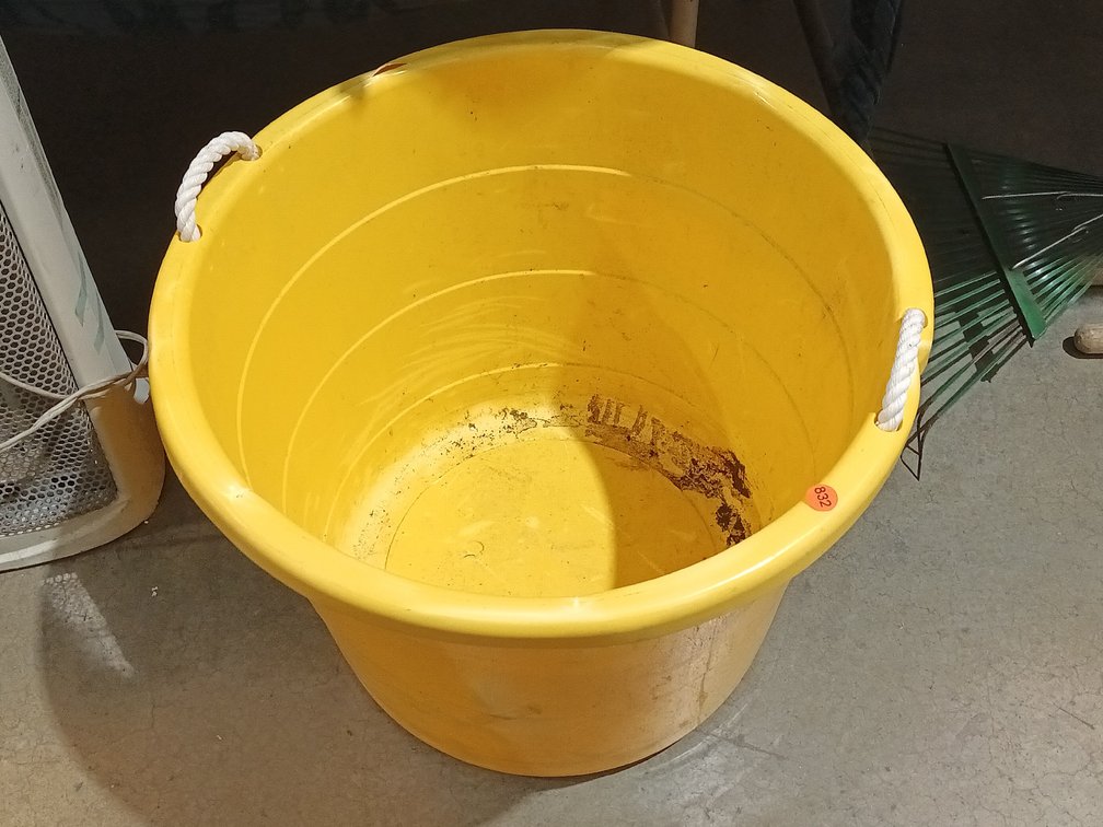 LARGE GARDEN BUCKET