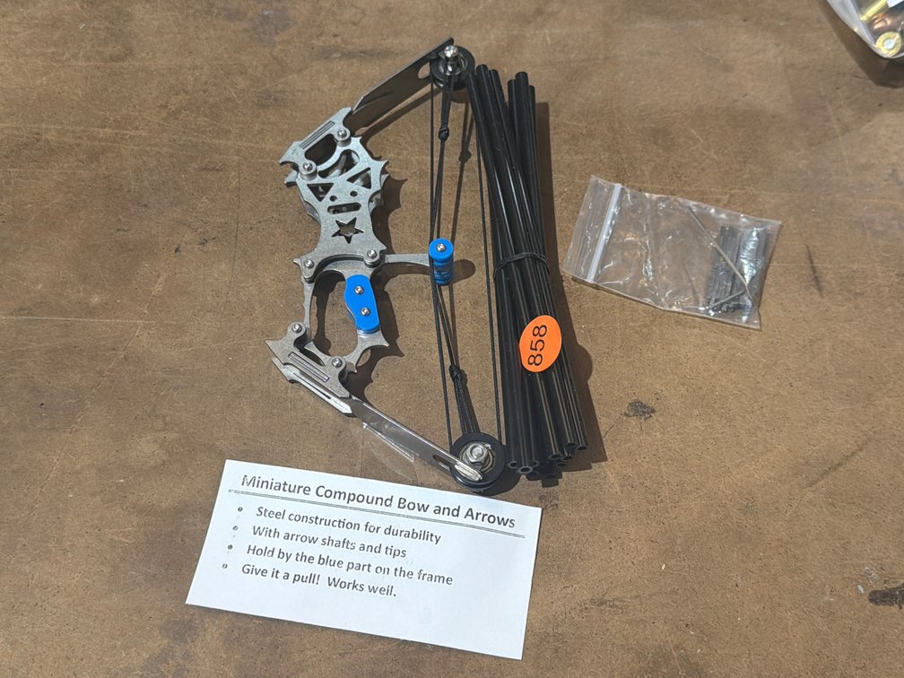 MINIATURE COMPOUND BOW AND ARROWS