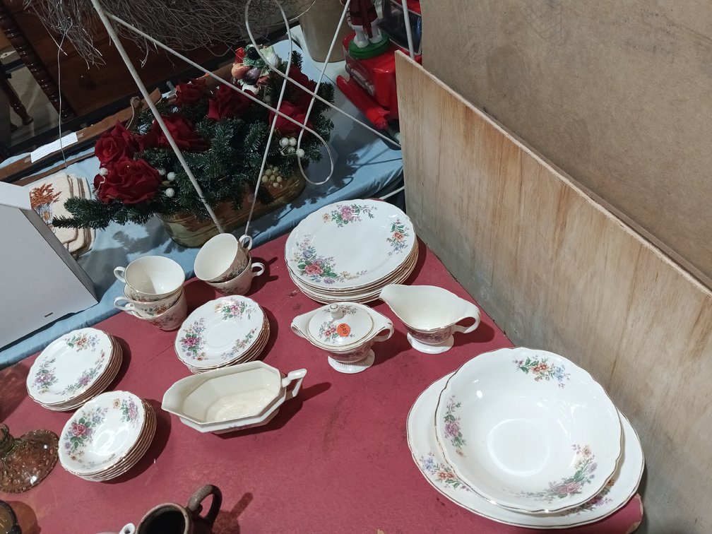 (35) PIECES OF CHINA
