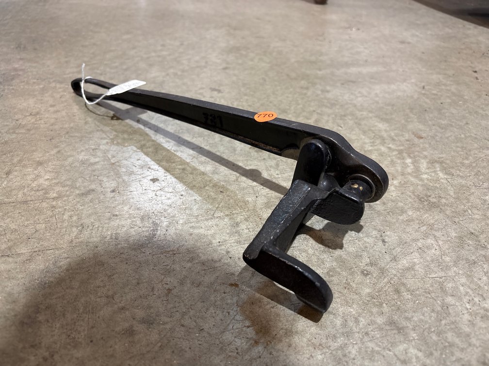 VINTAGE FLOORING CLAMP