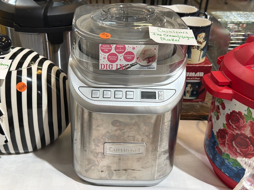CUISINART ICE CREAM MAKER