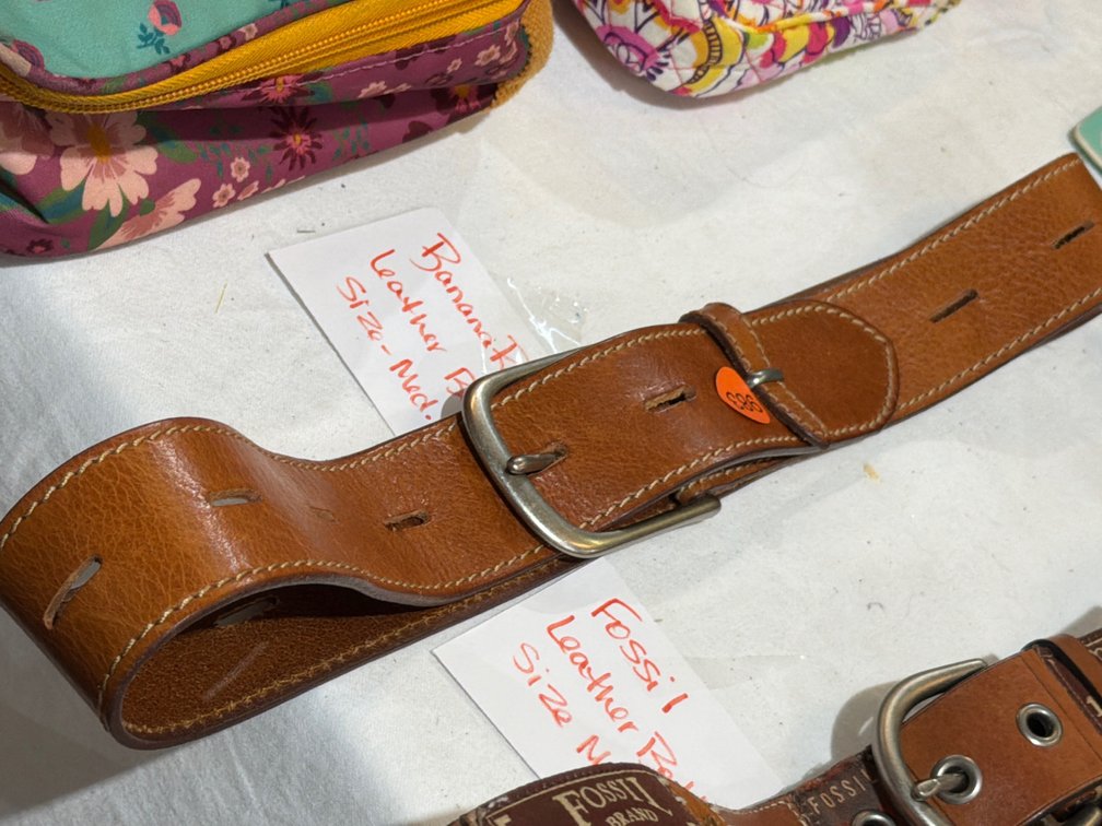 BANANA REPUBLIC LEATHER BELT SIZE M