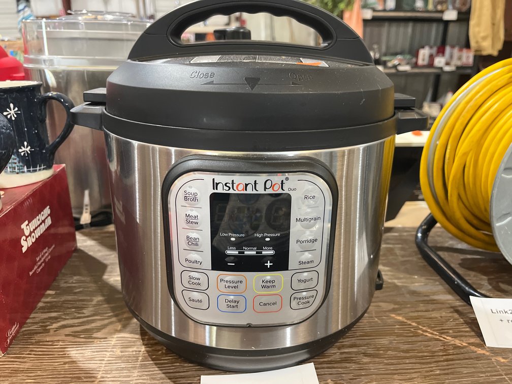 INSTAPOT PRESSURE COOKER