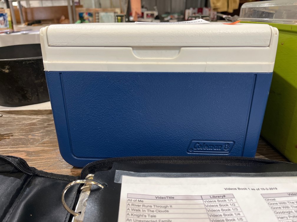 COLEMAN LUNCHBOX SIZE COOLER