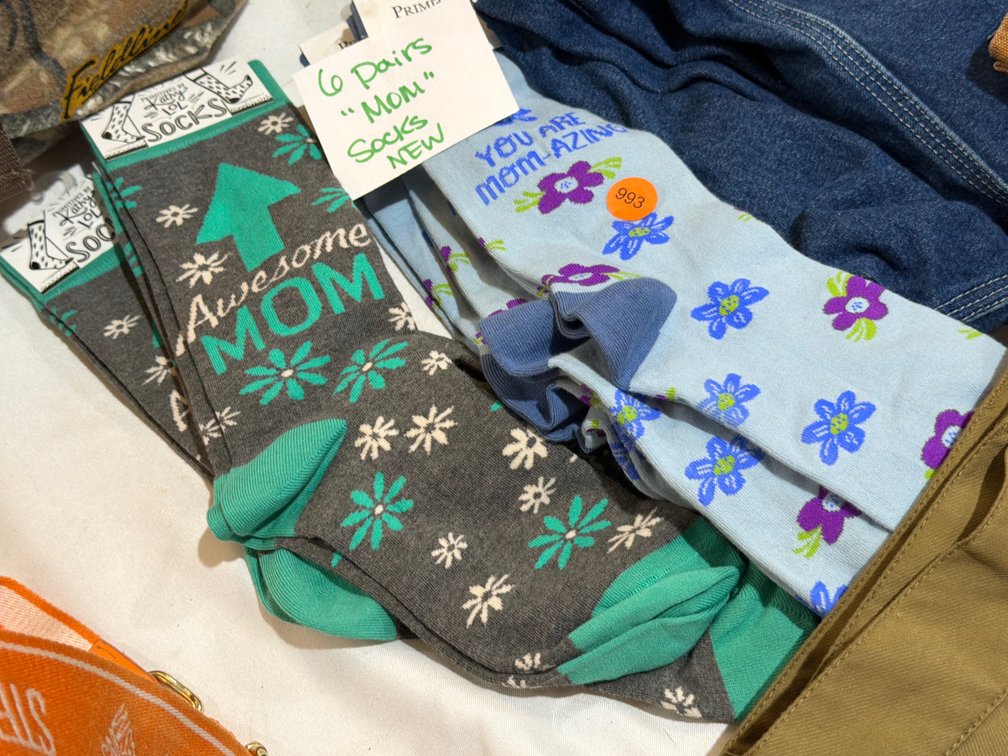 6 PAIRS OF MOM SOCKS