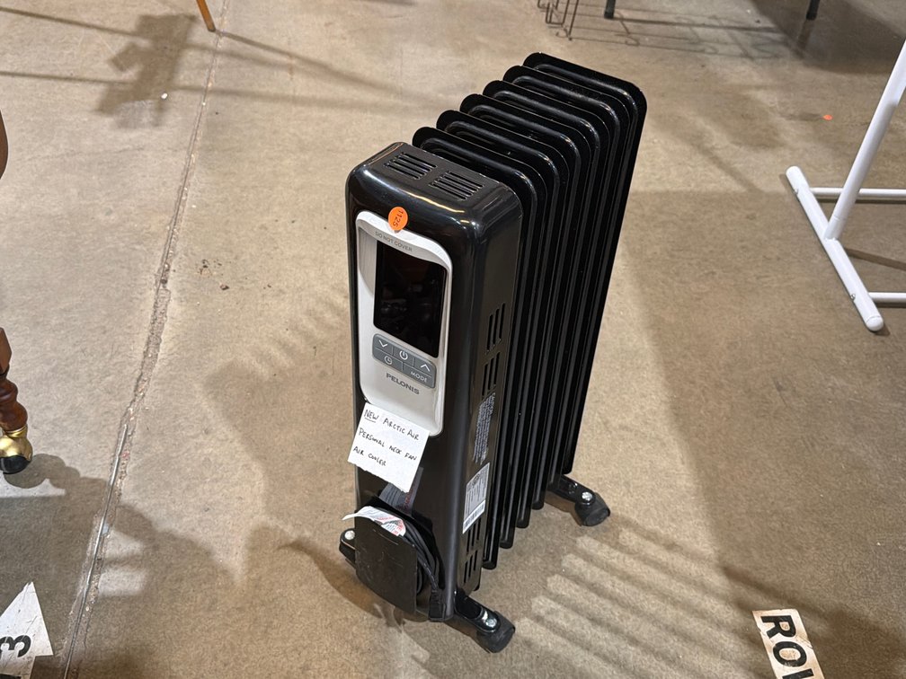 NEW ARCTIC AIR PERSONAL NECK FAM AIR COOLER