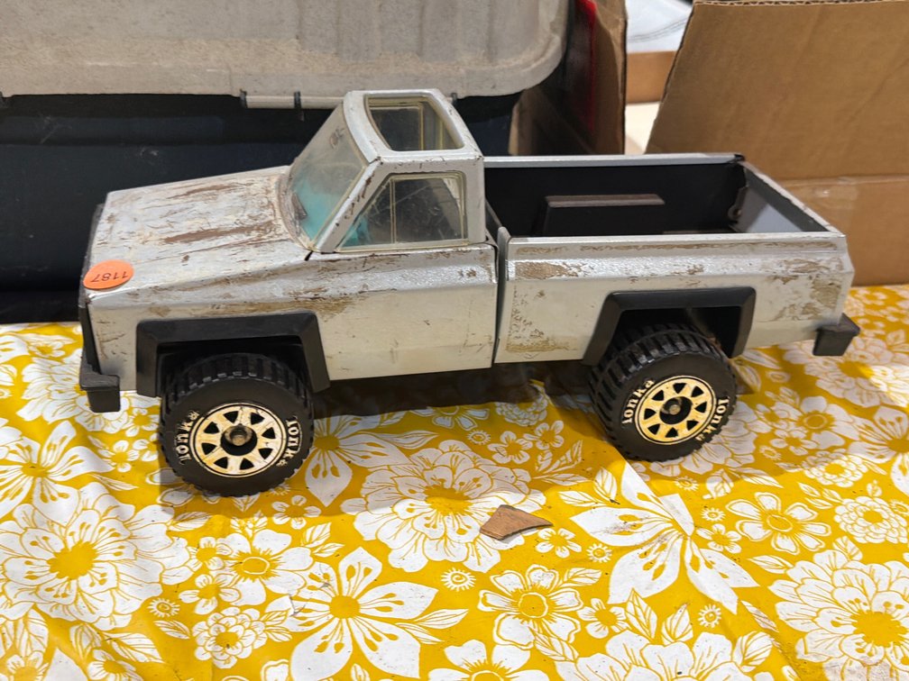 METAL TONKA TRUCK
