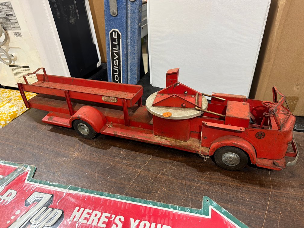 VINTAGE METAL MODEL TOYS FIRE TRUCK