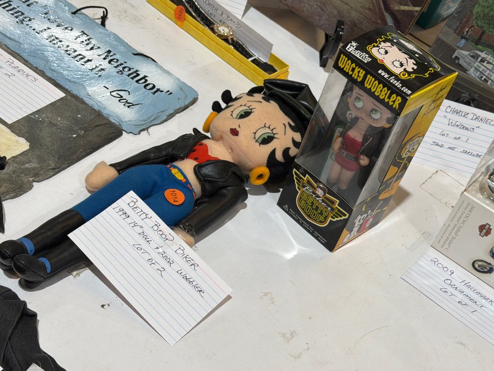 BETTY BOOP DOLL AND WOBBLER