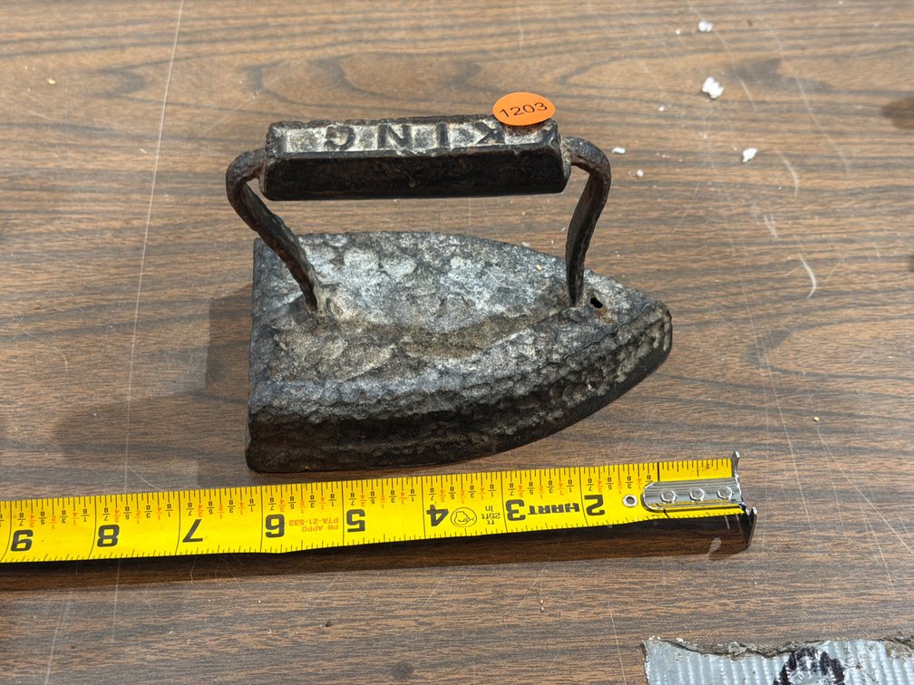 VINTAGE KING SAD IRON