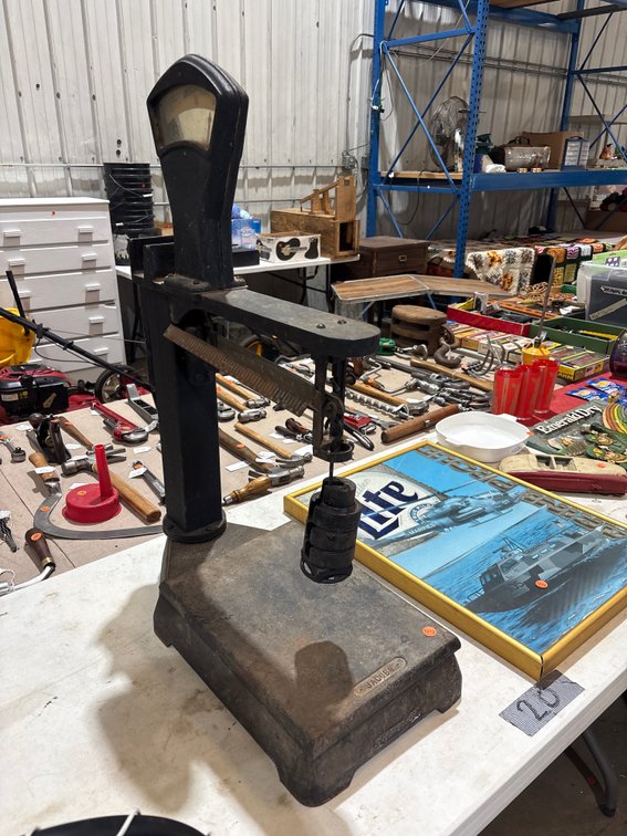 CAST IRON COUNTER SCALE