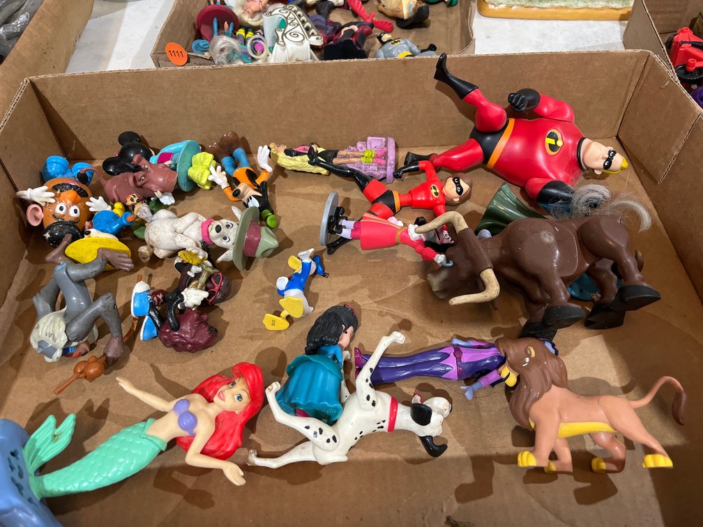 BOX OF FIGURINES