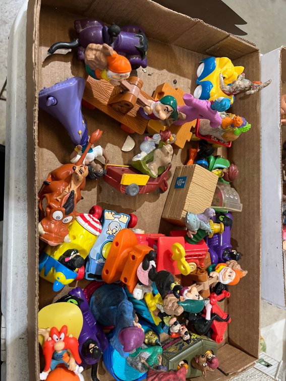 BOX OF FIGURINES