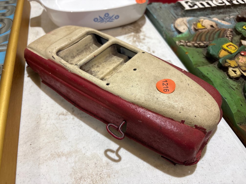 VINTAGE TIN CAR