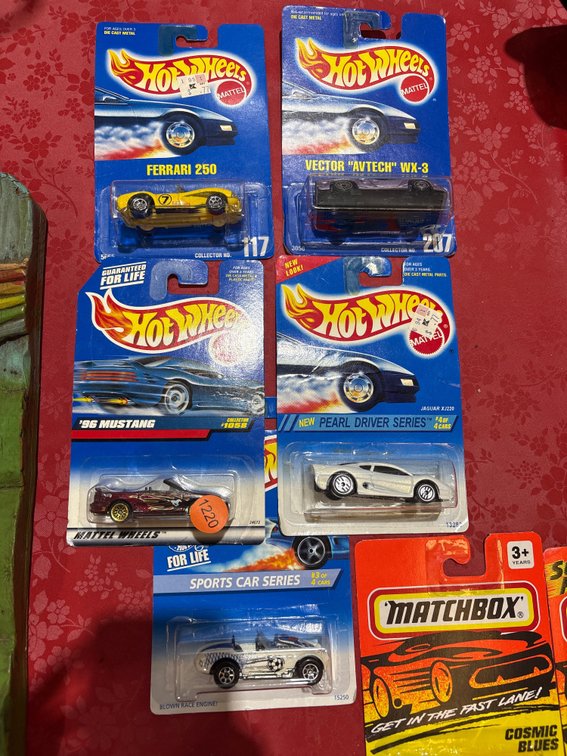 (5) HOTWHEELS RACECARS