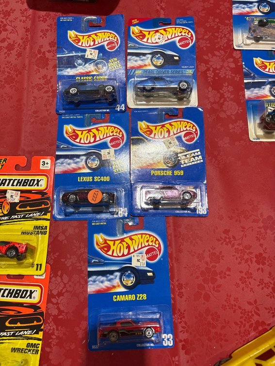 (5) HOTWHEELS RACE CARS