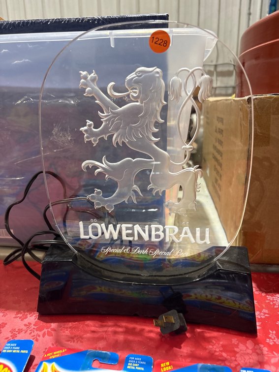 LOWENBRAU LIGHT UP ACRYLIC SIGN