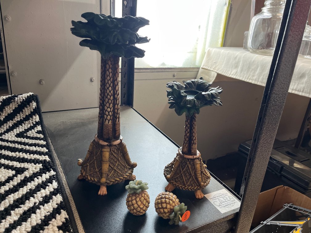CANDLE HOLDER AND CANDLES