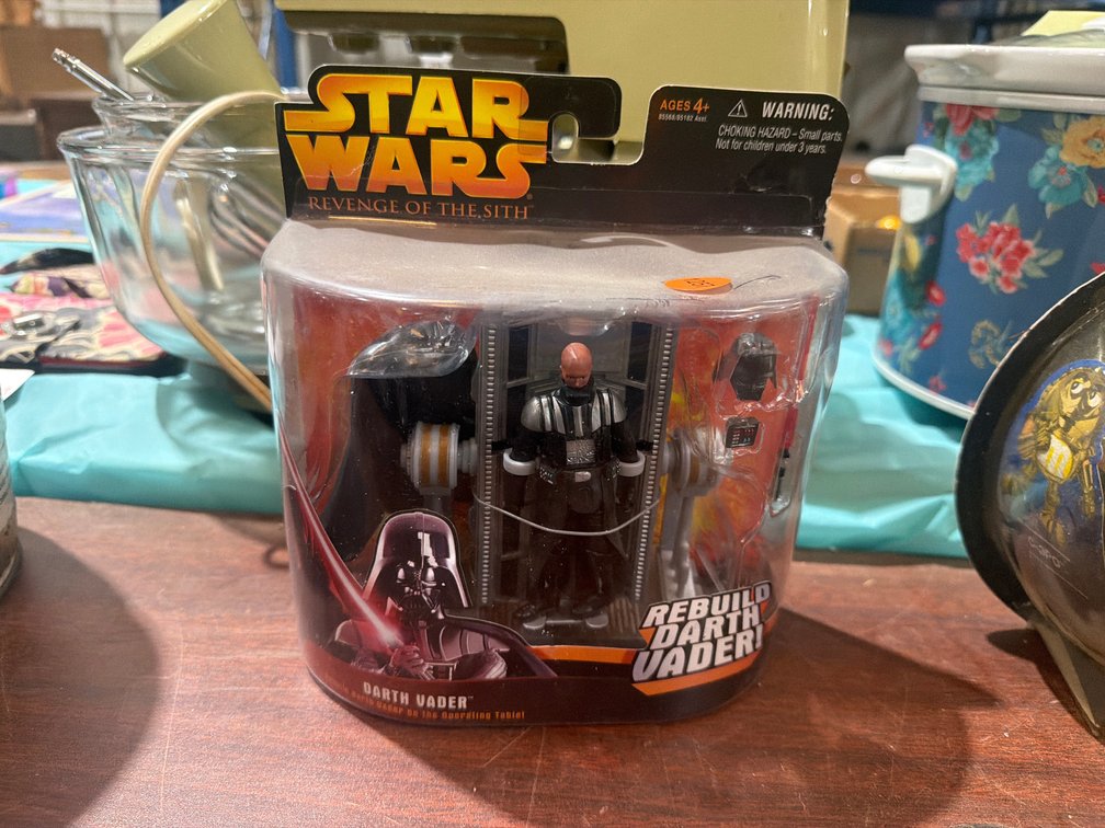 STAR WARS DARTH VADER ACTION FIGURE