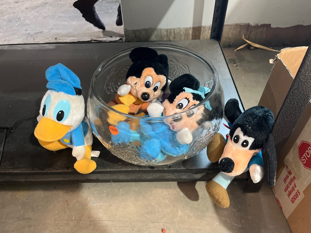DISNEY STUFFIES AND DECORATIVE GLASS BOWL