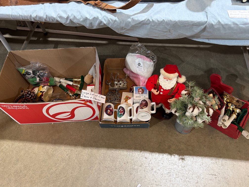 LARGE LOT OF CHRISTMAS ITEMS & DECOR