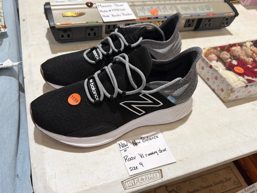 “NEW” NEW BALANCE ROAV V1 RUNNING SHOES