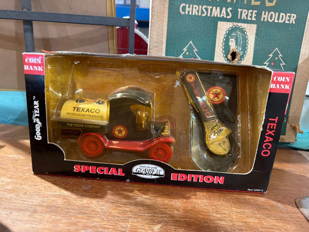 TEXACO SPECIAL EDITION COIN BANK SET
