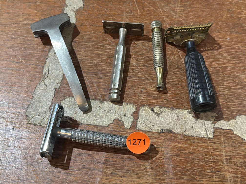 5 VINTAGE RAZORS