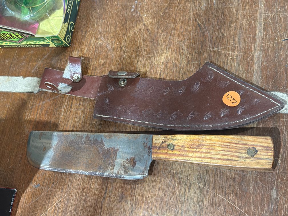 KNIFE AND SHEATH