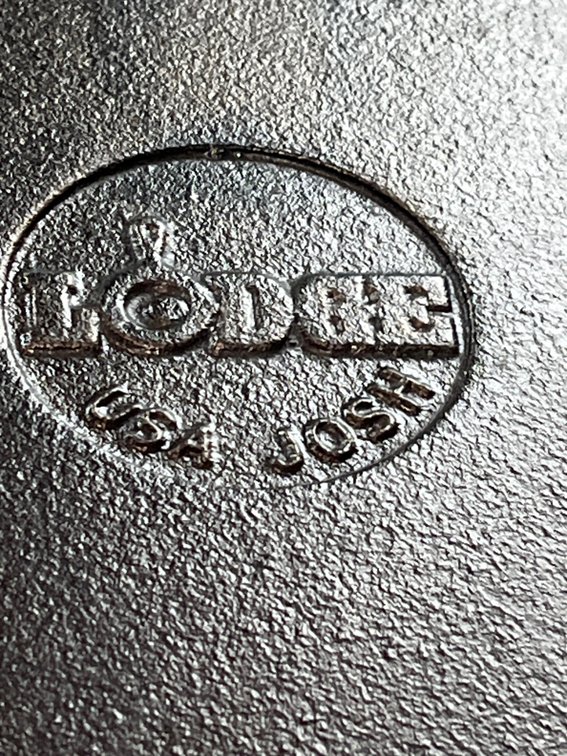 LODGE CAST IRON OVAL PLATE