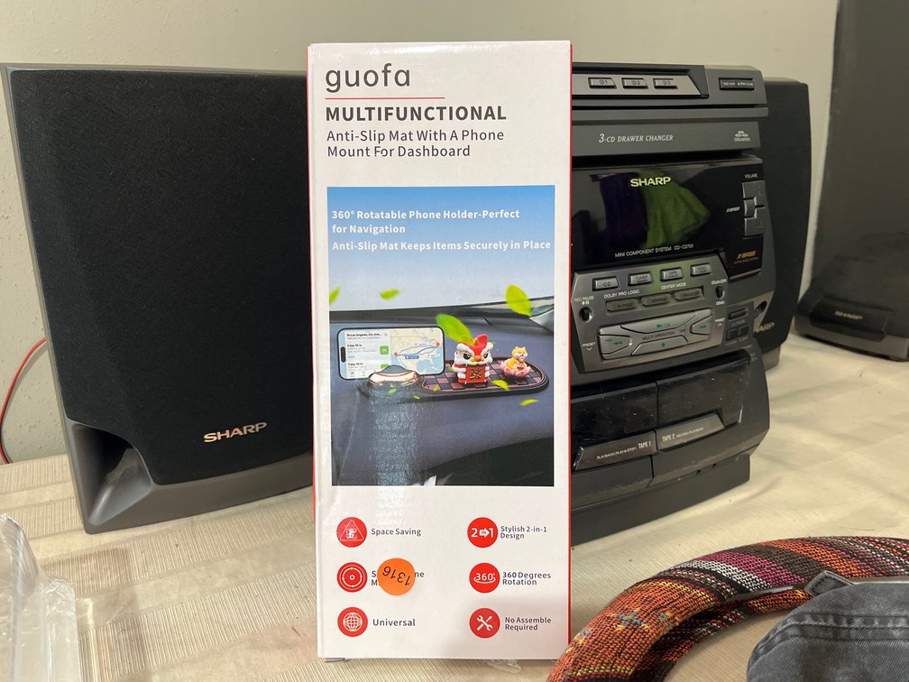 MULTIFUNCTIONAL ANTI-SLIP MAT AND PHONE MOUNT