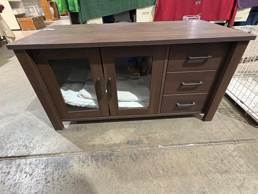 TV STAND 42”X20”X21”
