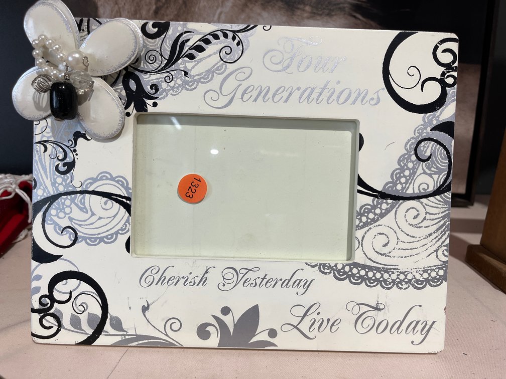PICTURE FRAME