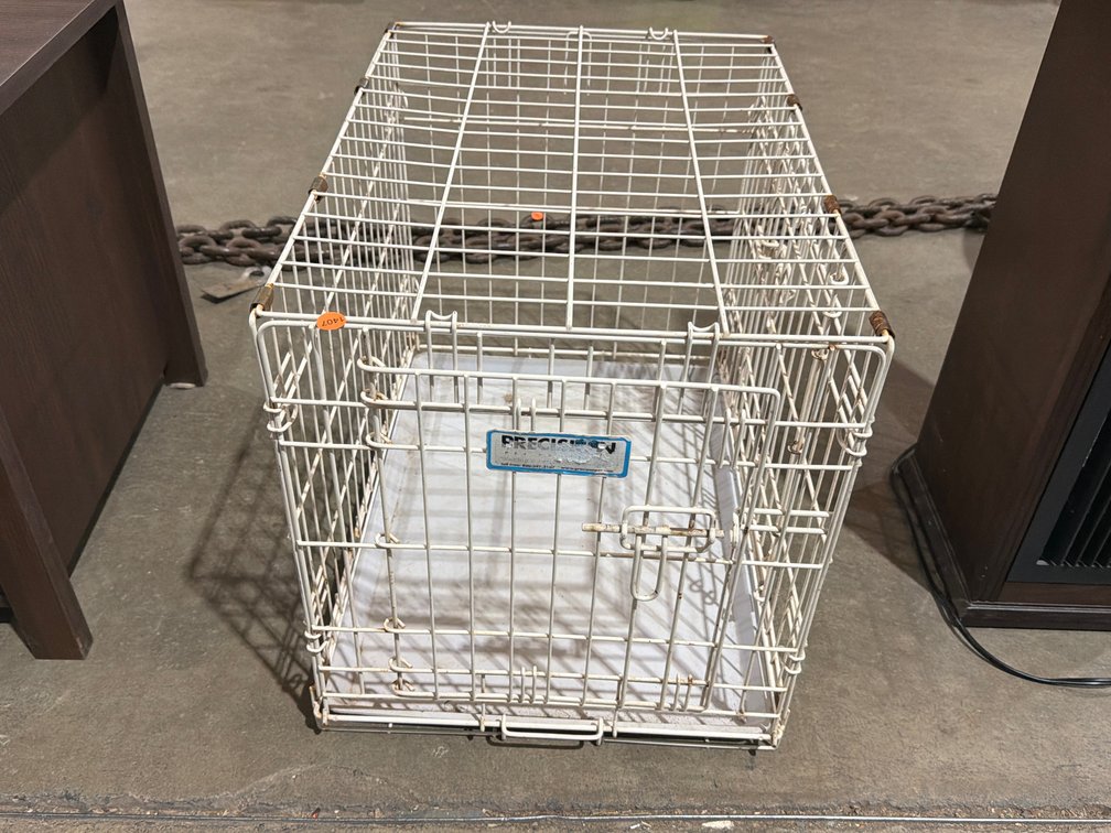 SMALL PET CRATE 24”X17”X19”
