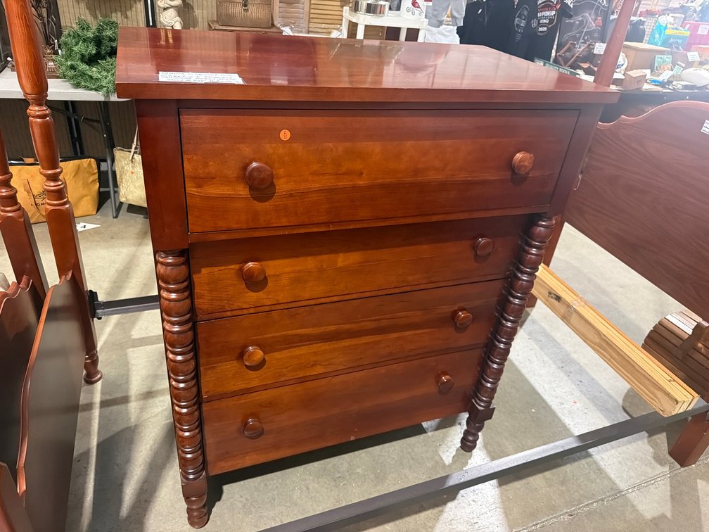 DAVIS CABINET CO. CHEST OF DRAWERS