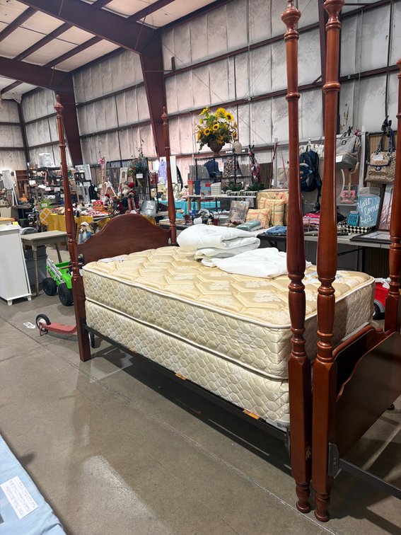 VINTAGE FEDERAL STYLE TWIN BED
