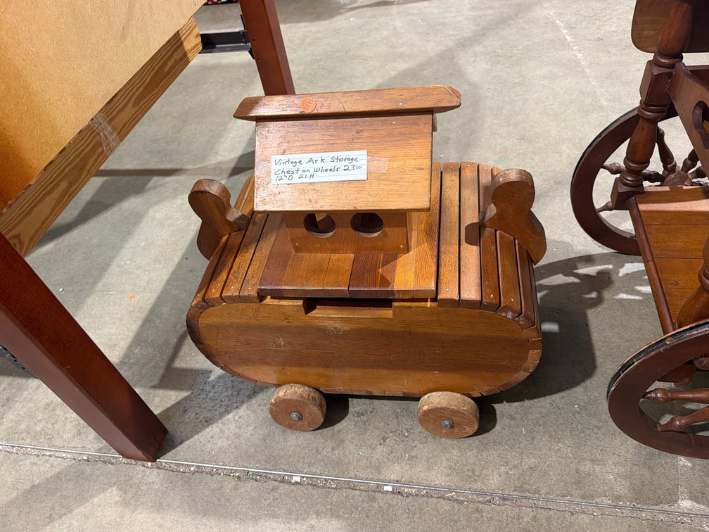 VINTAGE ARK TOY CHEST ON WHEELS