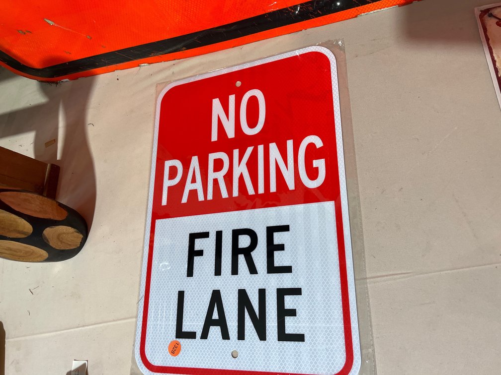 NO PARKING SIGN
