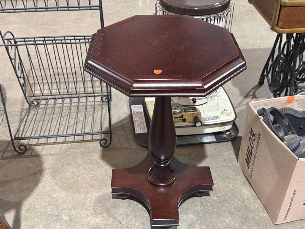 END TABLE 17”X17”X24”