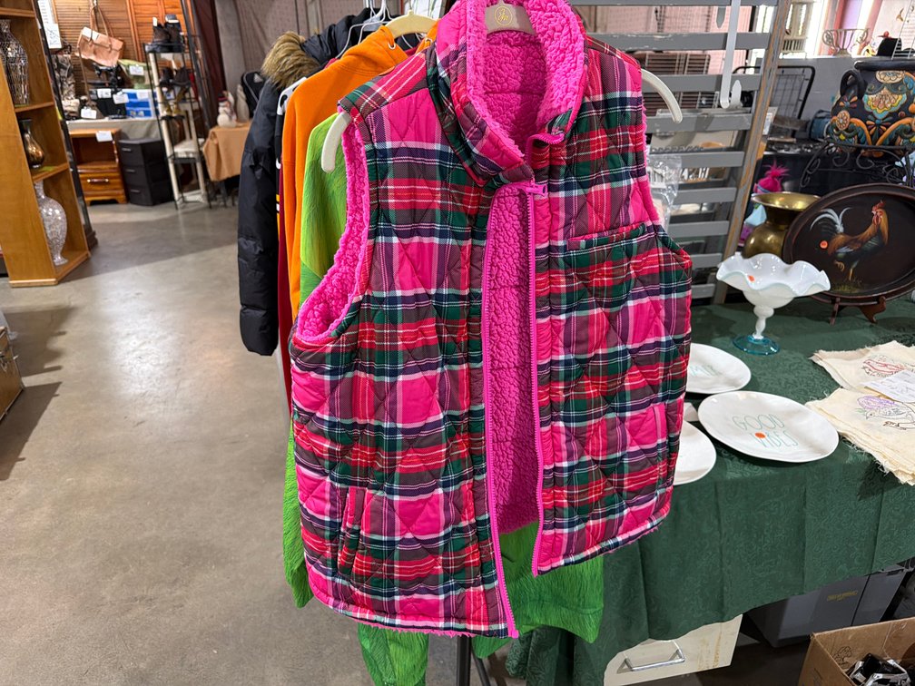 LADIES PLAID PUFFER VEST