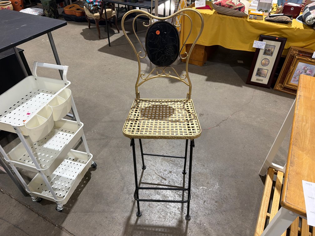 METAL STOOL